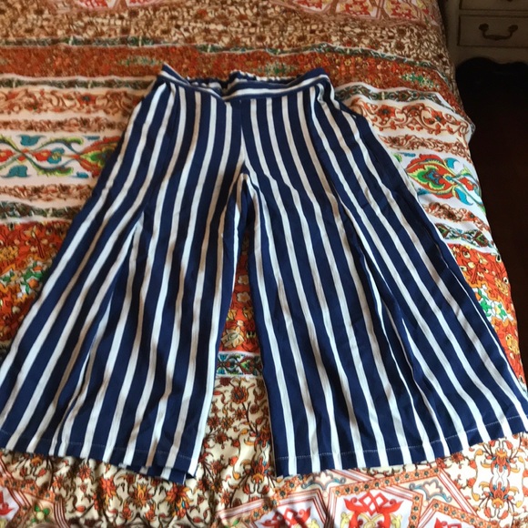 blue and white vertical stripe Mango capris - Picture 1 of 4